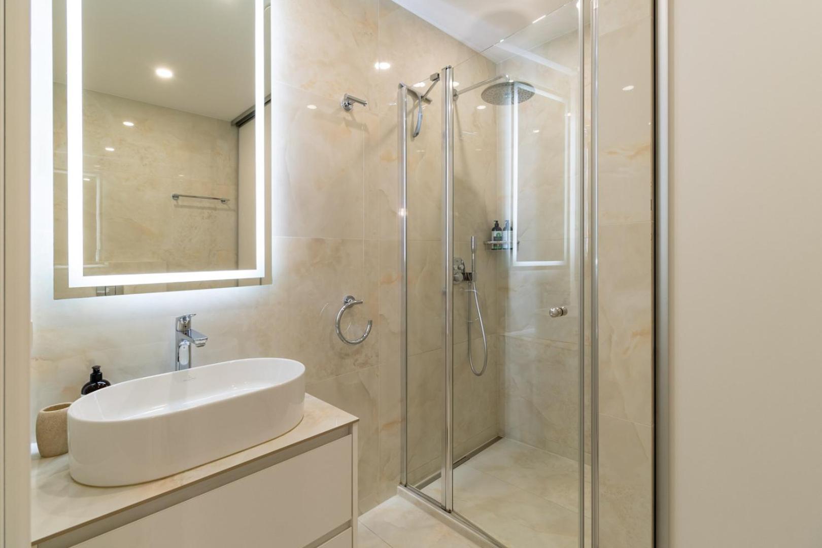 Luxury Central Apartment In Putvinskio Street 考纳斯 外观 照片